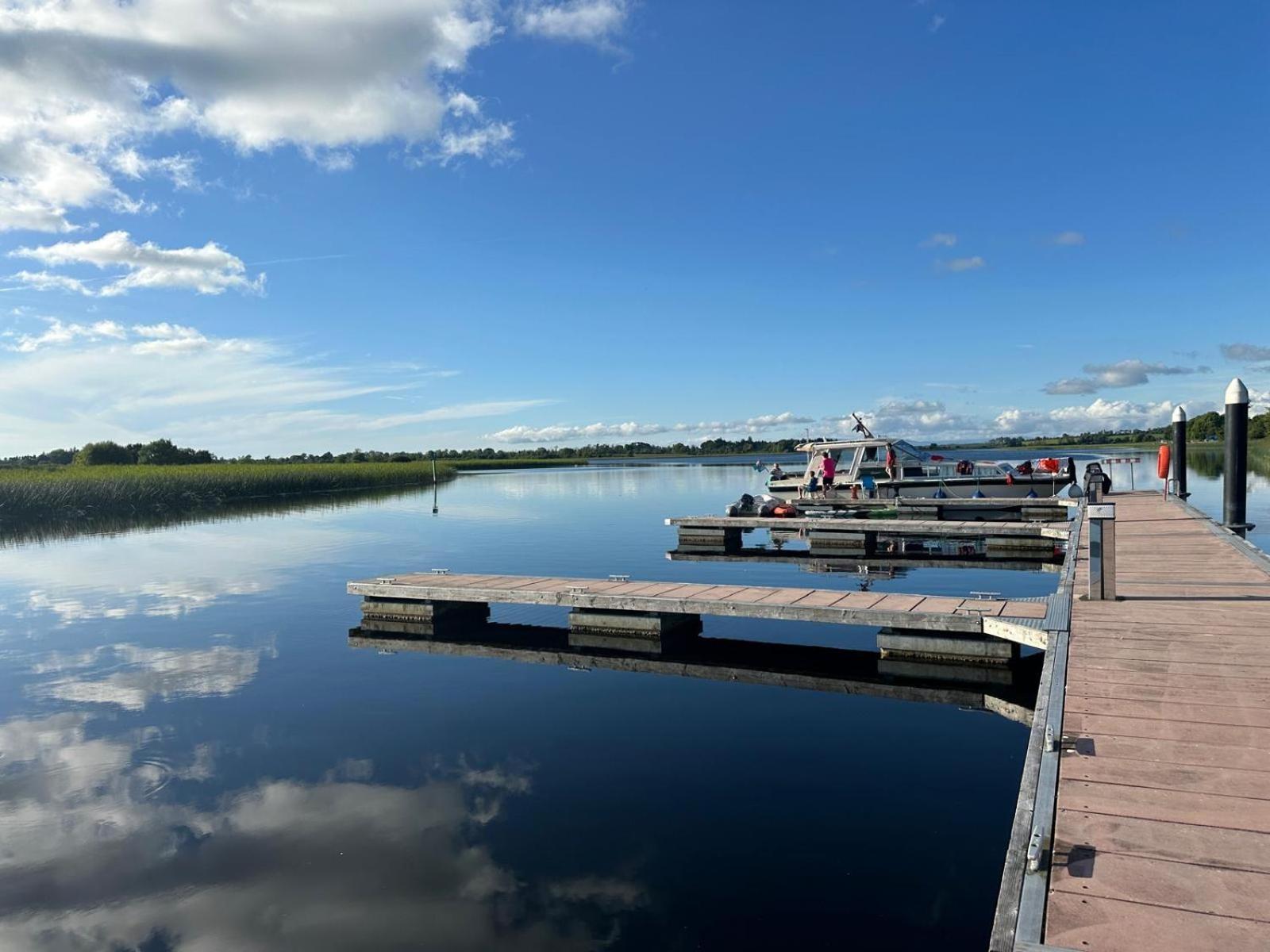 Home Near The River Shannon Rooskey Exteriör bild