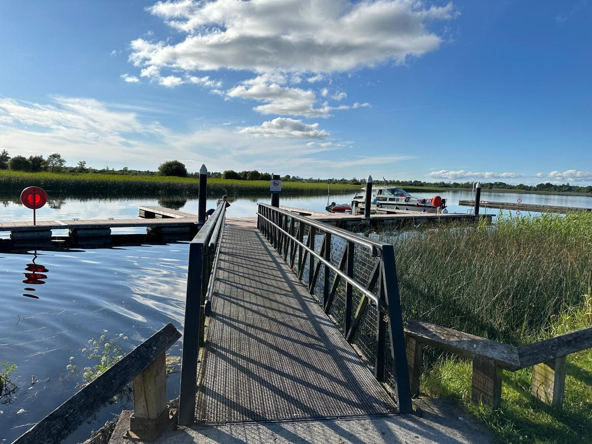 Home Near The River Shannon Rooskey Exteriör bild